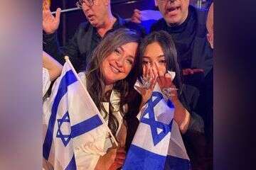 קרן פלס מגיבה, ועל הדרך חושפת שגם ביוון הרוחות סוערות