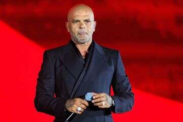 אייל גולן התפרק בבכי באמצע הופעה: "חשבתי לפרוש"