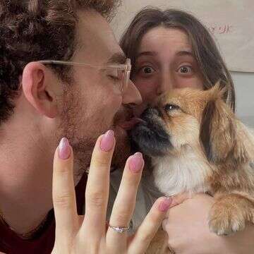 גדעון סער שיתף תיעוד מתוק מהאירוסים של אלונה: "רגע היסטורי"