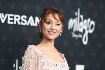 מגרנדה על לדיקפריו: מה לבשו הכוכבים לטקס פרסי המבקרים?