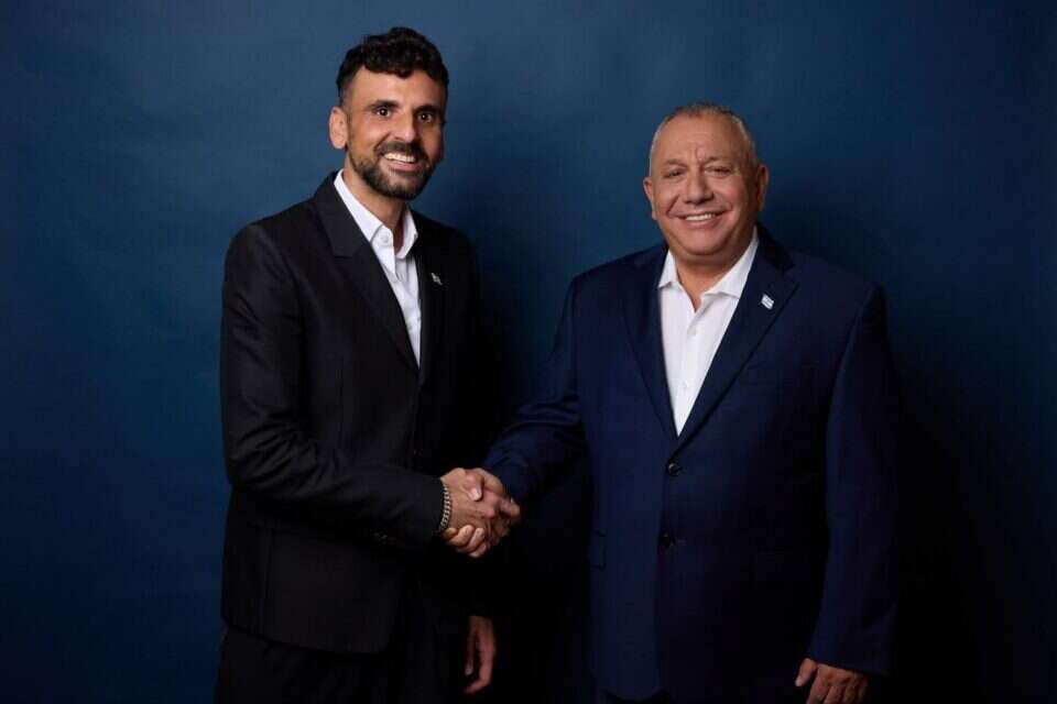 גדי אינזקוט ואלירן אליה , ללא
