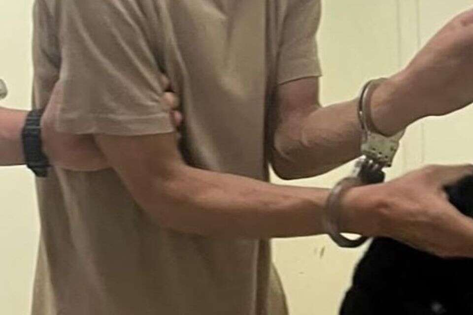 חשוד בפריצה לרכב ראש עיריית בני ברק ובגניבת טאבלט נעצר , דוברות המשטרה